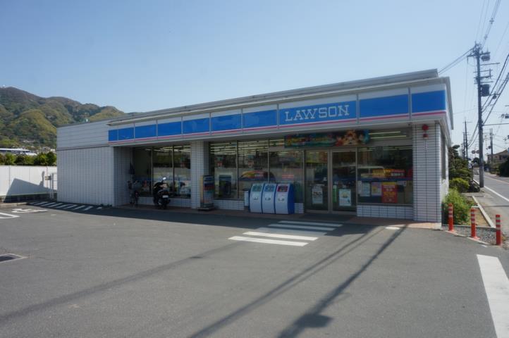 コンビニ　ローソン（コンビニ）まで931m