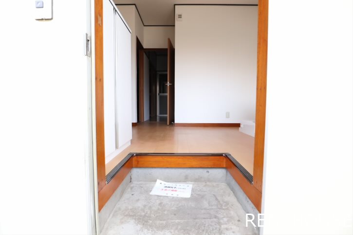 玄関　別号室の写真になります