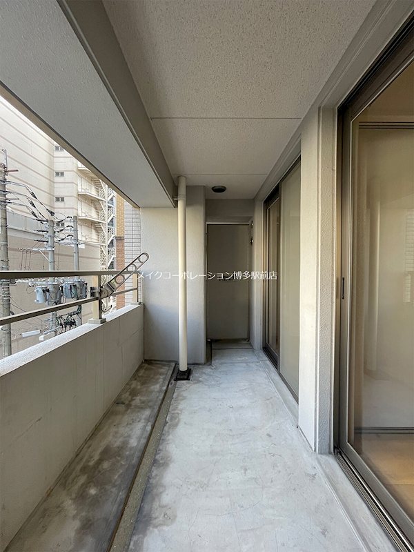 バルコニー　※入居中の為別部屋写真使用現状優先