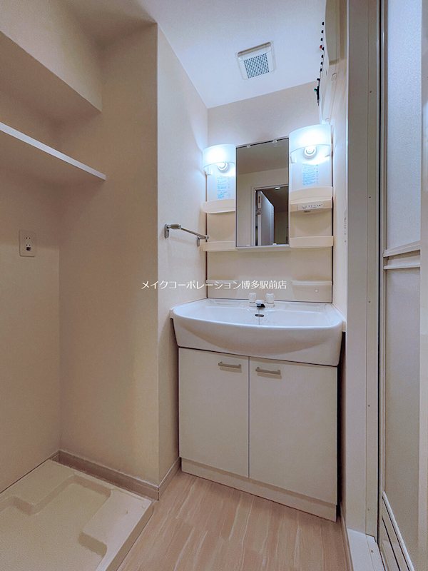 洗面設備　※入居中の為別部屋写真使用現状優先