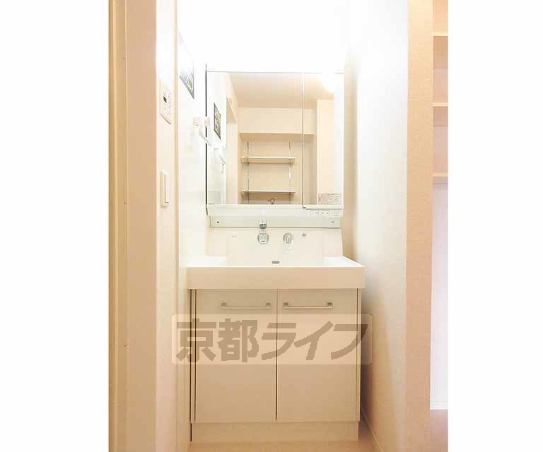 洗面設備　独立洗面台です！