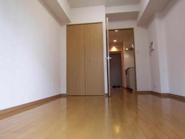 居室・リビング　※別部屋の参考写真です。