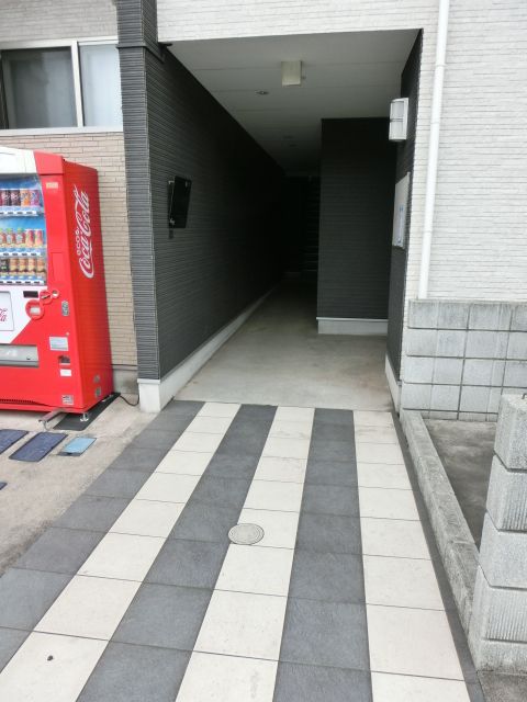 エントランス　綺麗に管理されている印象を受けます