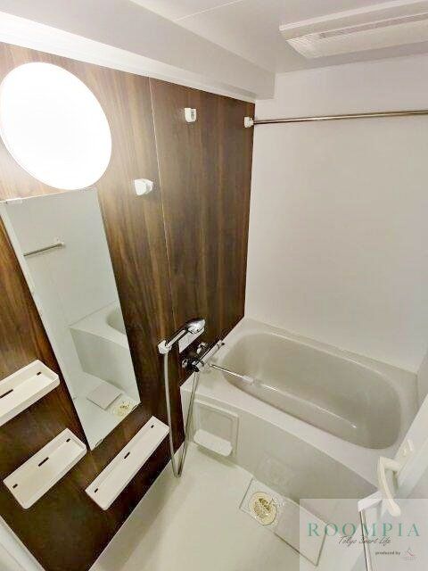 バス・シャワールーム　※同タイプの別のお部屋です。