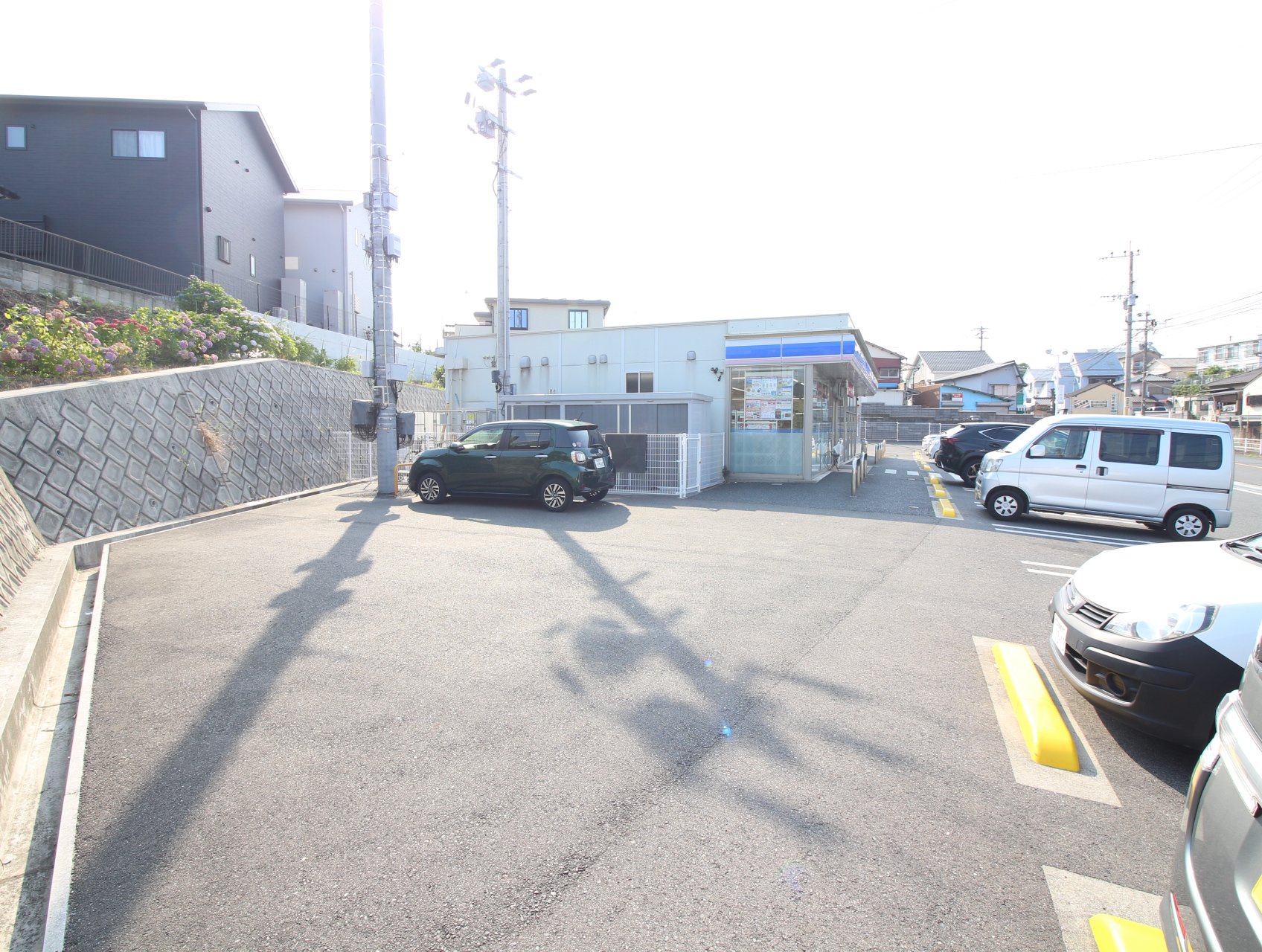 コンビニ　ローソン小倉石田町店（コンビニ）まで327m