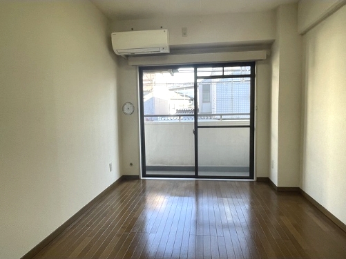 居室・リビング　【参考】同建物内の別のお部屋の画像です