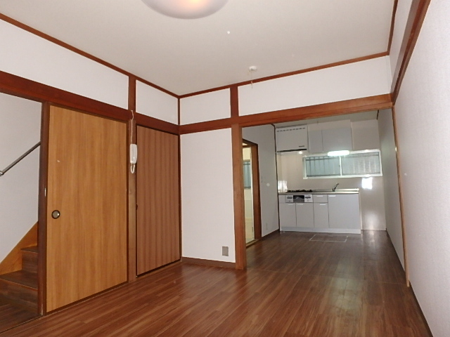 居室・リビング　内装はしっかりリフォーム済み。