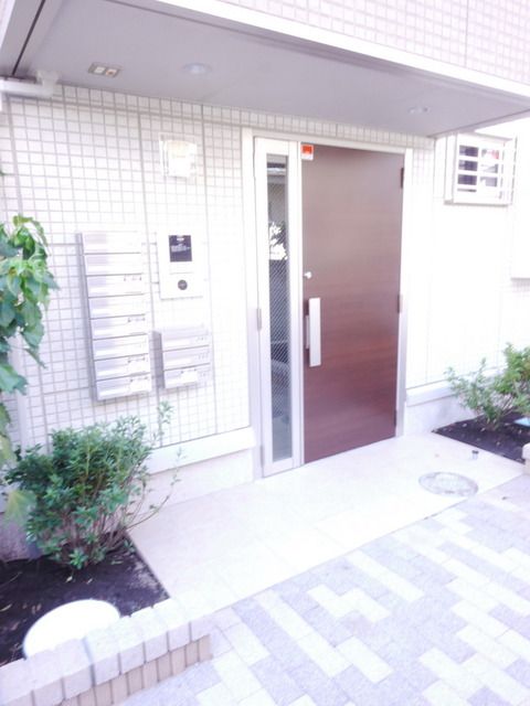 エントランス　★オートロック付のエントランスです！★