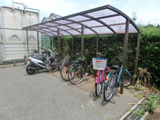 その他共有部分　敷地内屋根付き駐輪場です