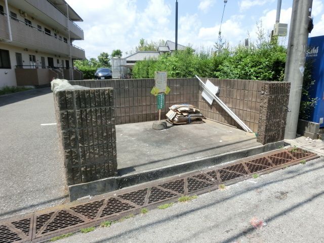 その他　敷地内ごみ置き場です