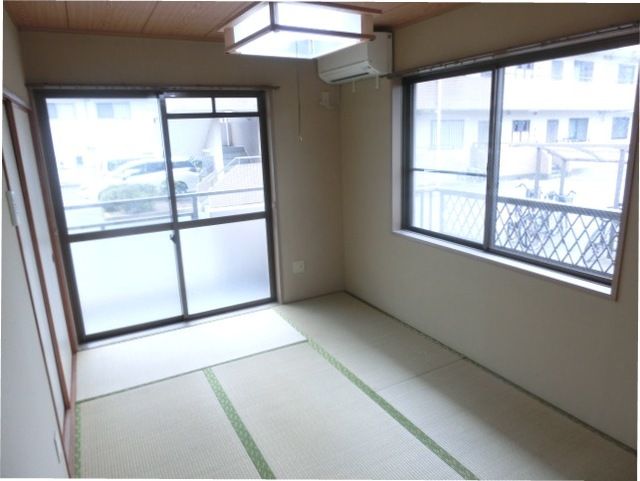 その他部屋・スペース　南東向き、2面採光で陽当たり良好です