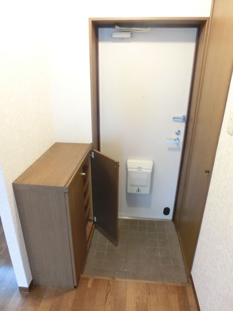 玄関　シューズボックス・玄関収納付きです