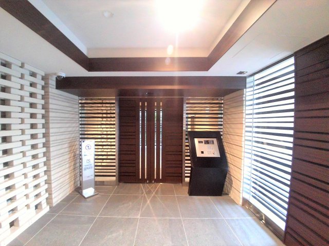 エントランス　【オープンレジデンシア文京本郷】