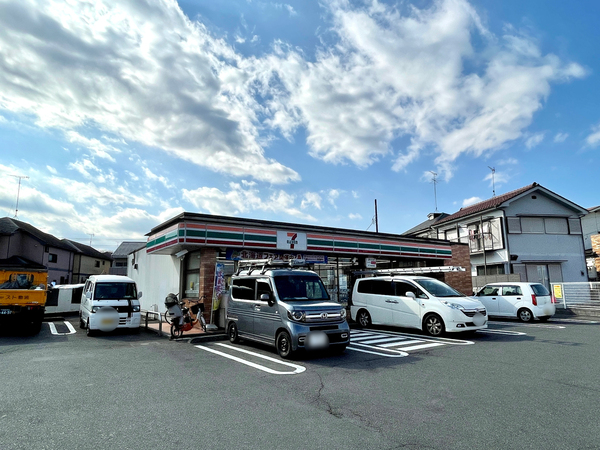 コンビニ　セブンイレブン（コンビニ）まで1155m