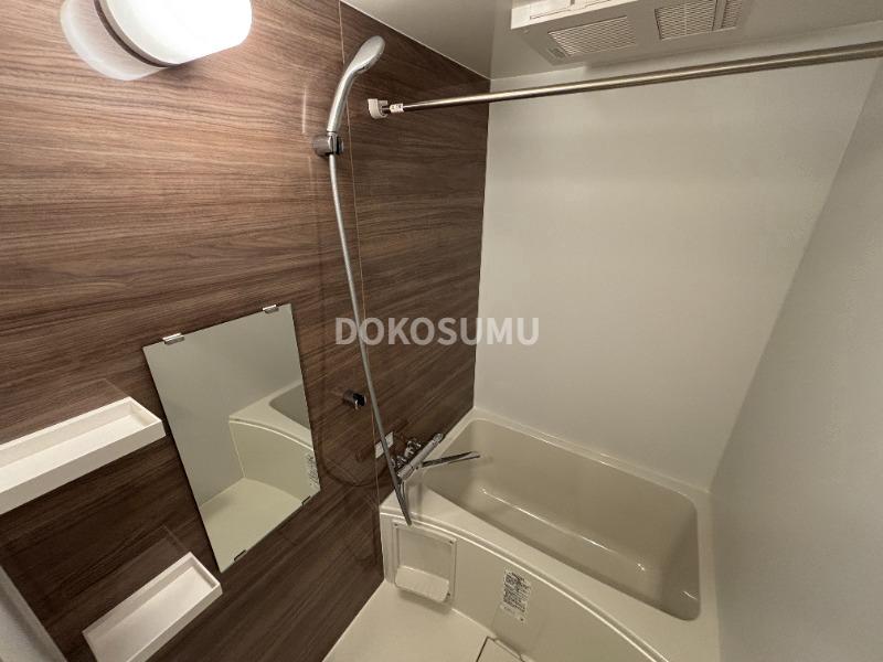 バス・シャワールーム　一日の疲れをやさしく癒やす、清潔感あふれるリラックスバス。