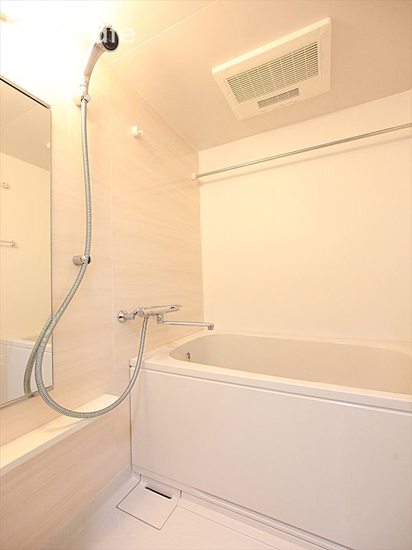 バス・シャワールーム　バスルーム