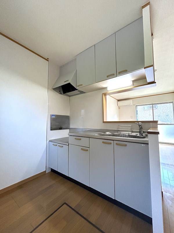 キッチン　コンパクトなキッチンで掃除もラクラク