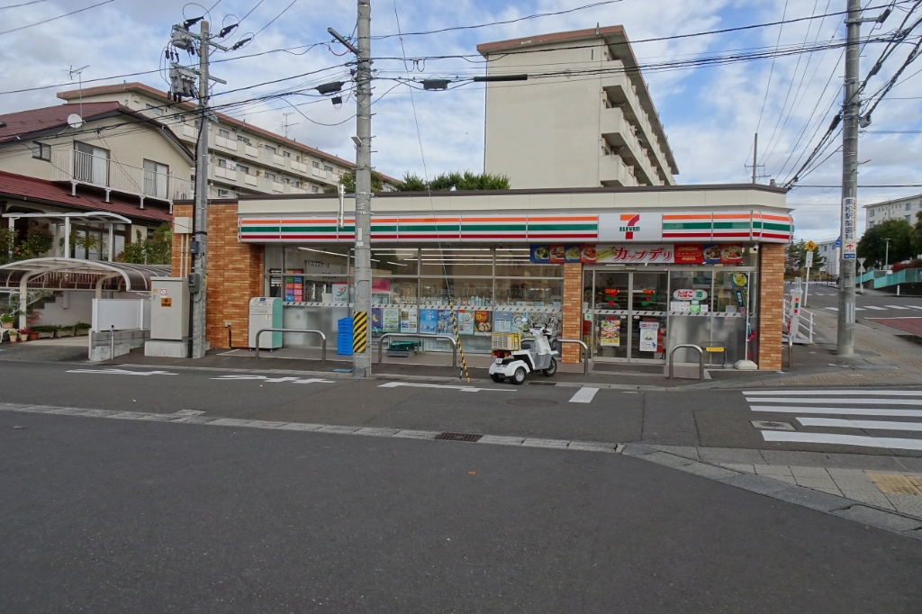 コンビニ　セブンイレブン 仙台黒松店（コンビニ）まで306m