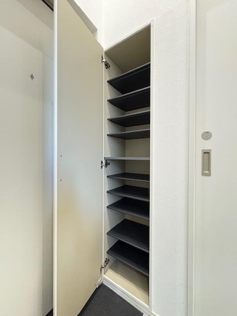 収納　シューズラック