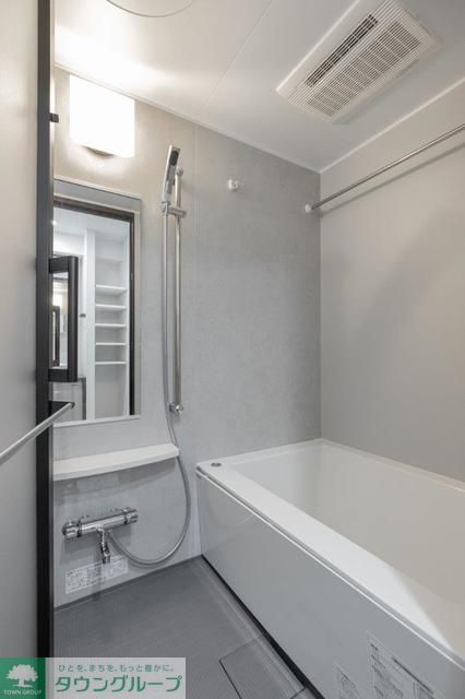 バス・シャワールーム　Bタイプ2024年10月撮影 同タイプ1302号室の写真です
