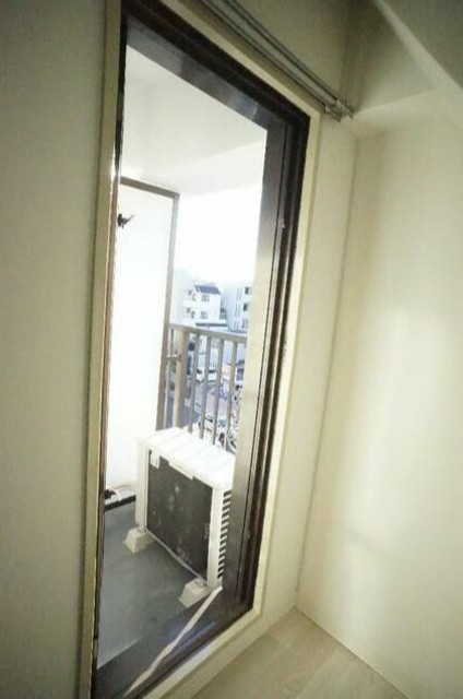 バルコニー　バルコニーあります