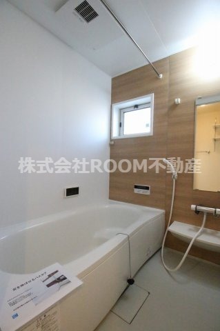 バス・シャワールーム　コンパクトで使いやすいお風呂です