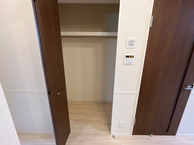 収納　キッチン横の収納スペースです