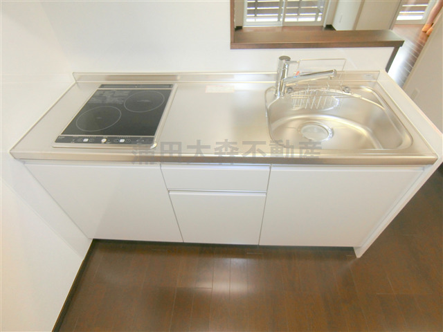キッチン　2口IHシステムキッチン　カウンターキッチン