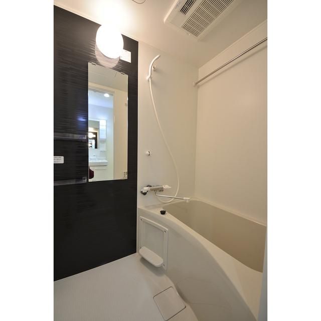 バス・シャワールーム　※別部屋参考写真