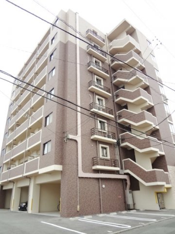 建物外観　落ち着いた雰囲気の外観です