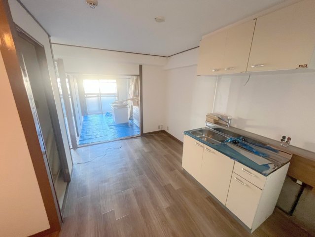 居室・リビング　このお部屋でゆったりとした和の心を感じてみましょう。