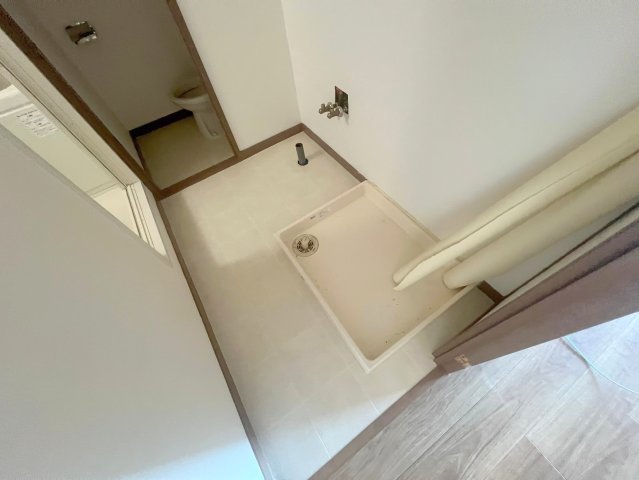その他設備　嬉しい室内洗濯機置場。これで洗濯機も長持ちしますね。