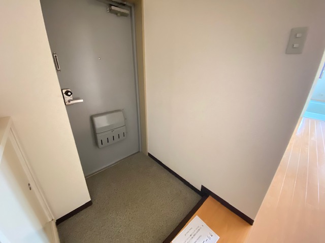 玄関　※別部屋参考写真