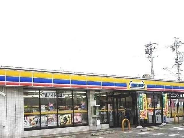 コンビニ　ミニストップ巣南町店（コンビニ）まで500m