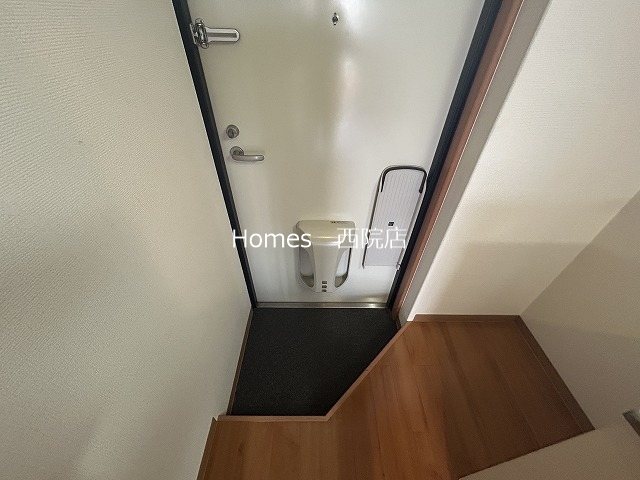 七条西大路メゾンの玄関写真