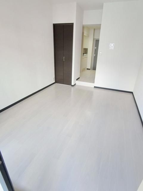 居室・リビング　白が基調のお部屋♪