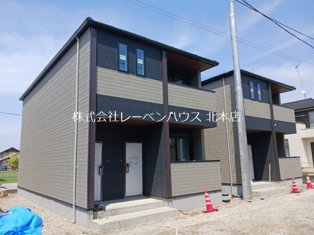 建物外観　レーベンハウス北本店へ048-590-5757