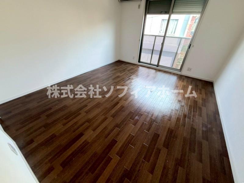 居室・リビング　205号室のお写真となります。