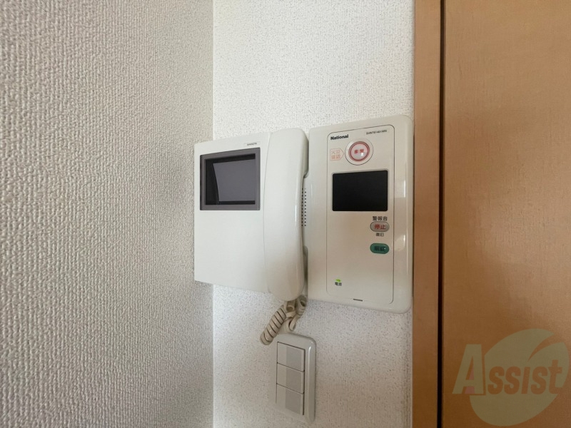 セキュリティ　ＴＶモニター付インターホンです。来客者の顔が見えるので安心！