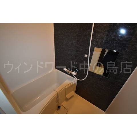 バス・シャワールーム　詳細は、ウィンドワード中の島までご相談下さい。