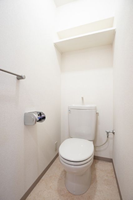 トイレ　※写真は同タイプ住戸です。