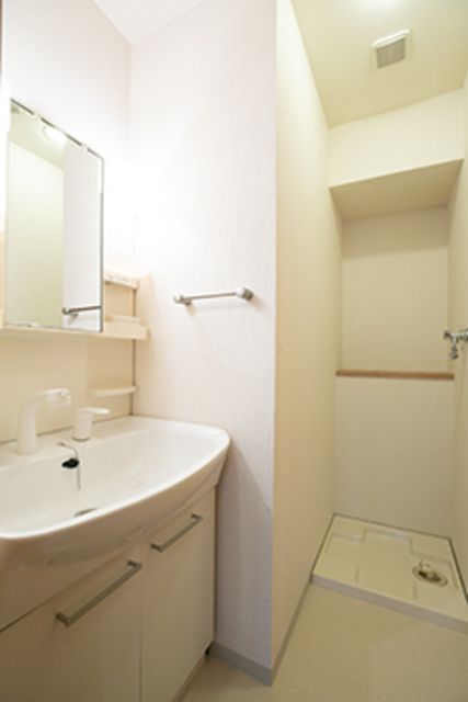 洗面設備　※写真は同タイプ住戸です。