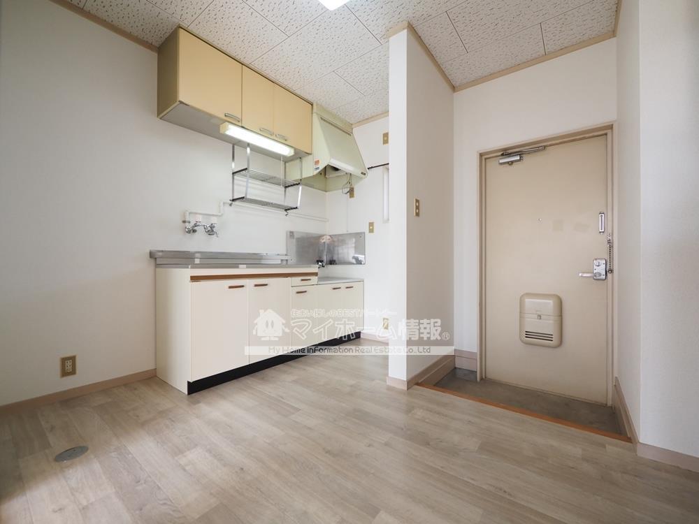 キッチン　※内観写真は203号を引用しており、内装が異なる場合がござい