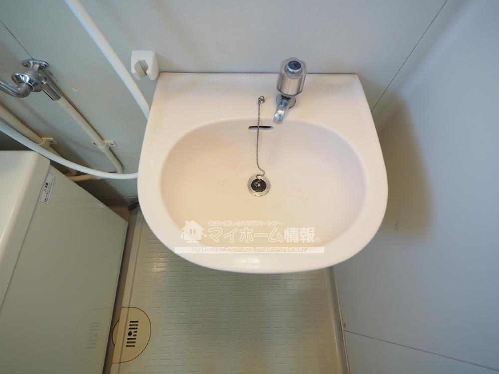 洗面設備　※内観写真は203号を引用しており、内装が異なる場合がござい