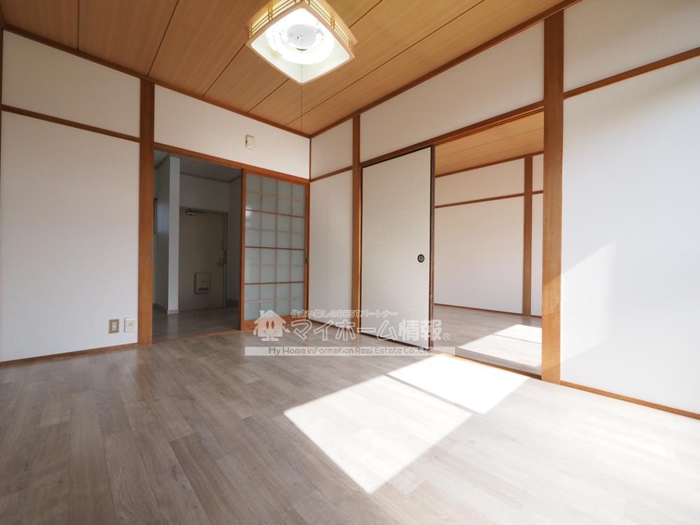 居室・リビング　※内観写真は203号を引用しており、内装が異なる場合がござい