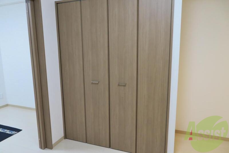 収納　こちらはダイニングにあるクローゼットです。ひろめでーす