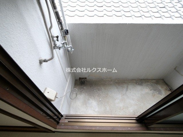 バルコニー　外からの目が気にならないバルコニーで洗濯物が干せます