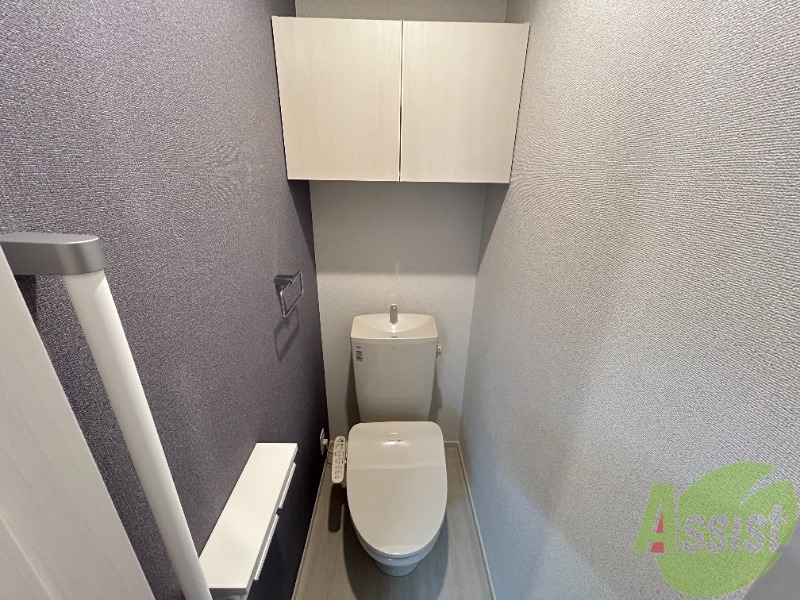 トイレ　トイレはこちら。嬉しい温水洗浄便座付です。