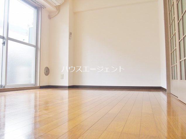 その他部屋・スペース　ベッドルーム東向きで、朝気持ちがいいです。