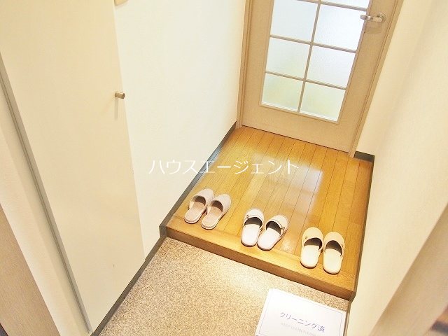 玄関　広々玄関　シューズBOXも完備しております。